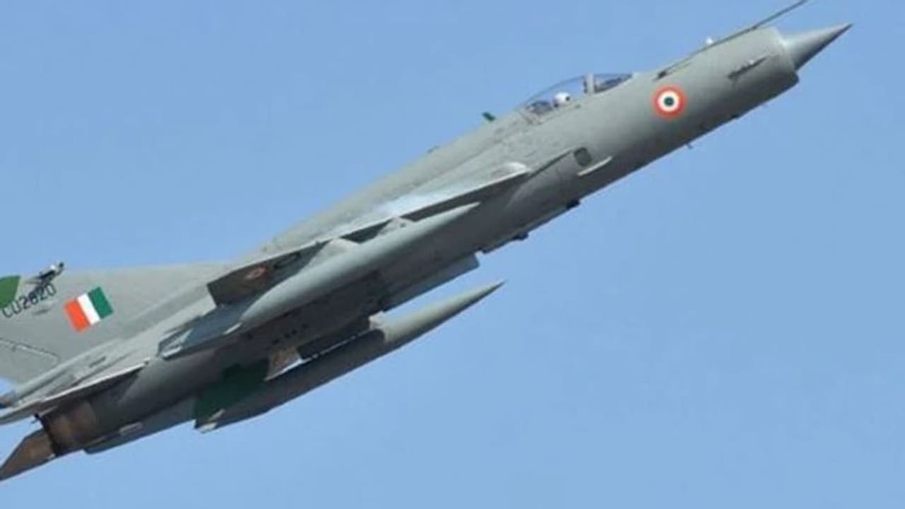 ರಾಜಸ್ಥಾನದ ಬಾರ್ಮರ್‌ನಲ್ಲಿ ವಾಯುಪಡೆಯ ಮಿಗ್ 21 ಜೆಟ್ ಪತನ: ಇಬ್ಬರು ಪೈಲಟ್‌ ಸಾವು