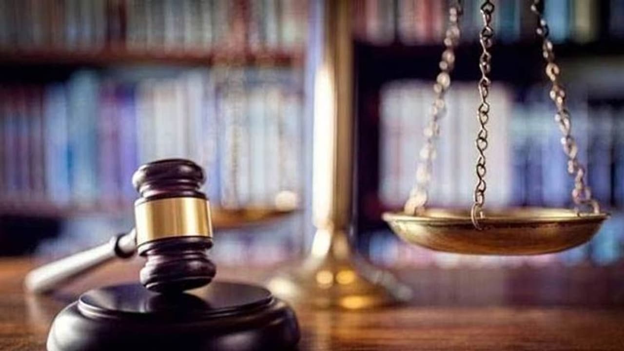 ಸುಮ್ ಸುಮ್ನೆ ಗಂಡ ನಪುಂಸಕ ಎಂದ್ರೆ ಕ್ರೌರ್ಯ: ಹೈ ಕೋರ್ಟ್