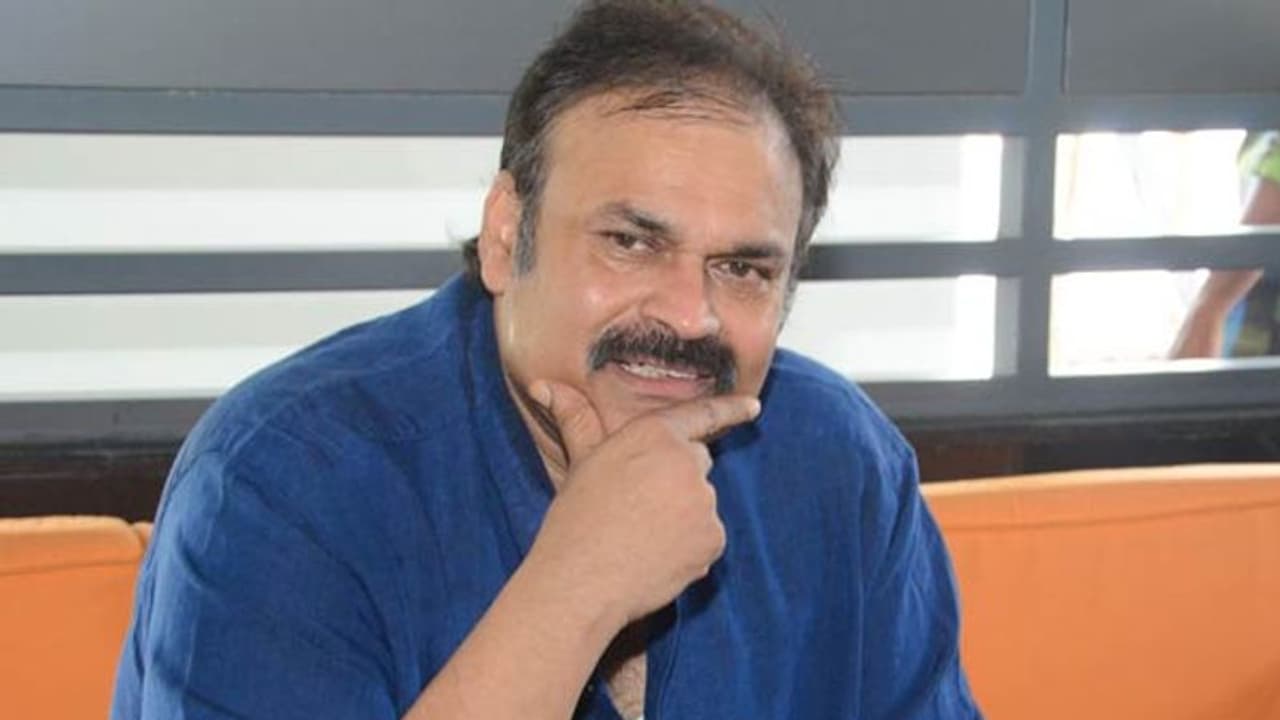 పక్క రాష్ట్రానికెళ్లి మాది ‘‘ఆంధ్రా’’ అంటూ చాలు.. వెటకారపు నవ్వులు, జాలి చూపులు: జగన్పై నాగబాబు విమర్శలు పక్క రాష్ట్రానికెళ్లి మాది ‘‘ఆంధ్రా’’ అంటూ చాలు.. వెటకారపు నవ్వులు, జాలి చూపులు: జగన్పై నాగబాబు విమర్శలు