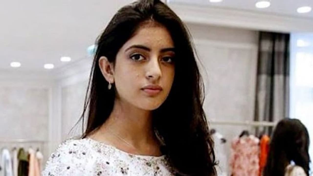 महिलाओं के कपड़ों को लेकर उत्तराखंड के CM ने दिया विवादित बयान तो अमिताभ की नातिन ने जमकर सुनाया महिलाओं के कपड़ों को लेकर उत्तराखंड के CM ने दिया विवादित बयान तो अमिताभ की नातिन ने जमकर सुनाया