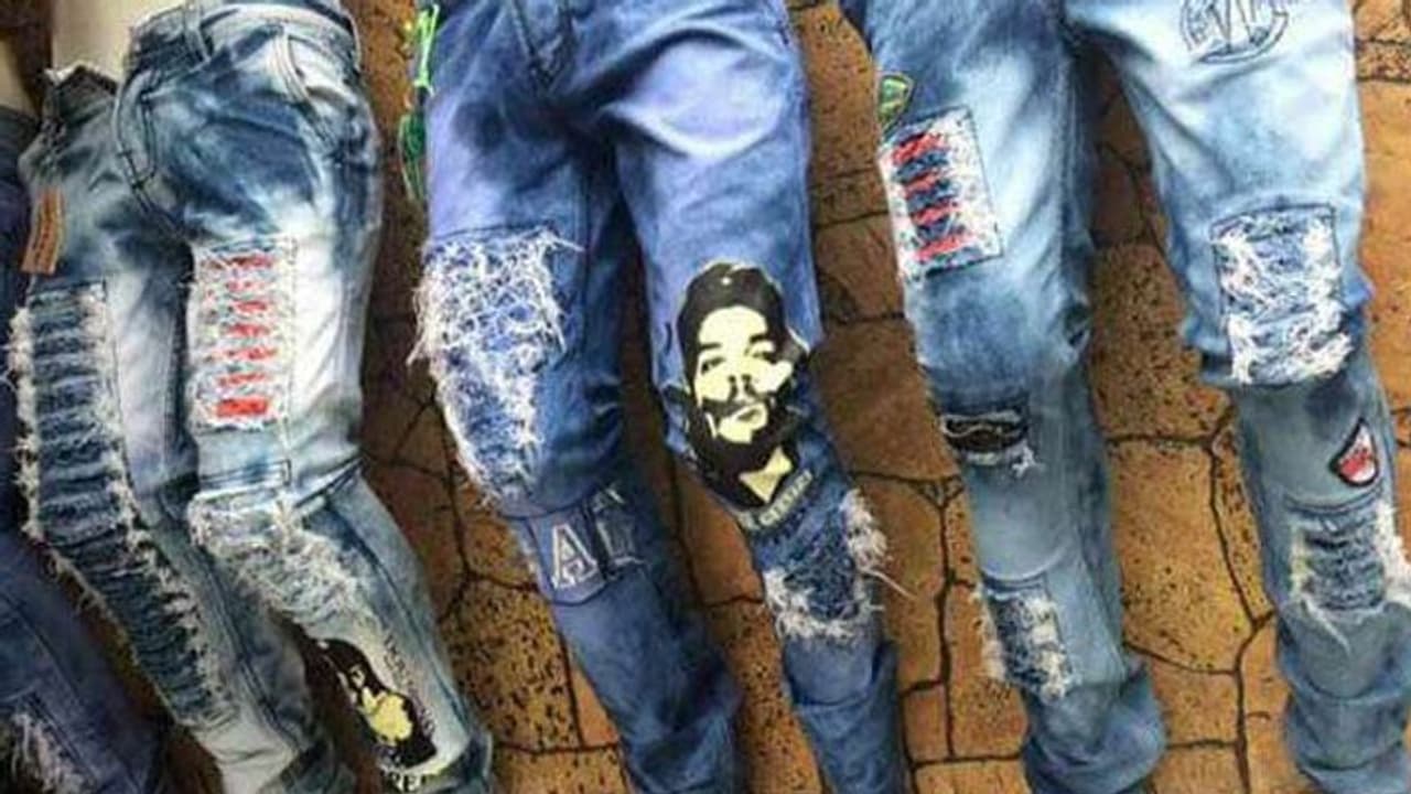 ജോലി സ്ഥലത്ത് ടീ ഷര്ട്ടും ജീന്സും വേണ്ട; ഡ്രെസ് കോഡുമായി ബിഹാർ വിദ്യാഭ്യാസ വകുപ്പ് ജോലി സ്ഥലത്ത് ടീ ഷര്ട്ടും ജീന്സും വേണ്ട; ഡ്രെസ് കോഡുമായി ബിഹാർ വിദ്യാഭ്യാസ വകുപ്പ്