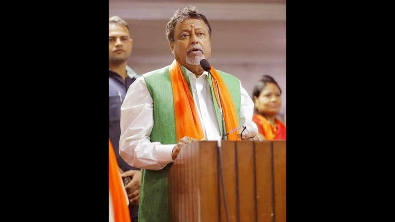 মুকুল রায়ের সাসপেনশন কি উঠে গেল, বিজেপি বিধায়কের তৃণমূলের প্রত্যাবর্তনে উঠছে প্রশ্ন