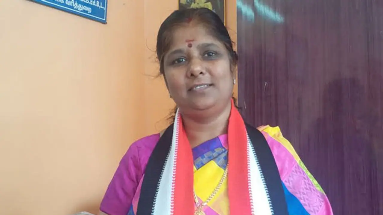 #BREAKING என்கவுண்டர் ஸ்பெஷலிஸ்டின் மனைவி அமமுகவில் போட்டி... கடுப்பில் தூக்கியடிக்கப்பட்ட கணவர்...! #BREAKING என்கவுண்டர் ஸ்பெஷலிஸ்டின் மனைவி அமமுகவில் போட்டி... கடுப்பில் தூக்கியடிக்கப்பட்ட கணவர்...!