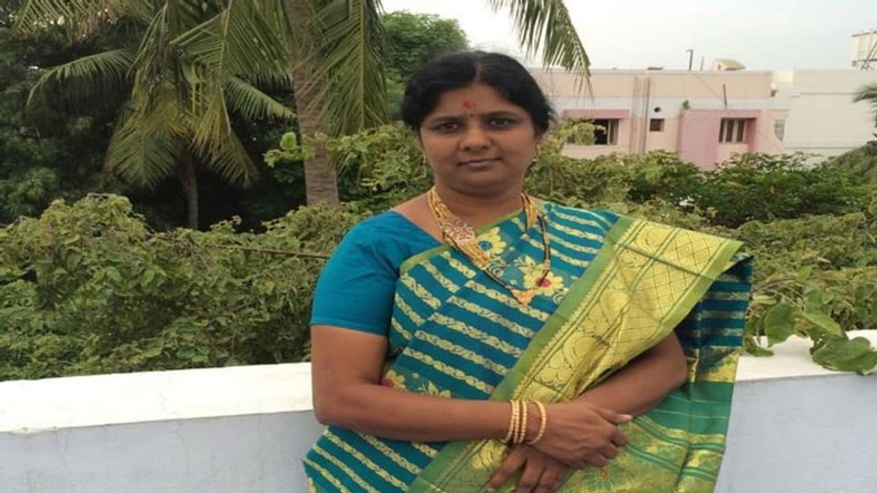 வீரப்பனை வேட்டையாடியவருக்கே இந்தக் கதியா..? அமமுகவால் காவல்துறை அதிகாரிக்கு நேர்ந்த பரிதாபம்..! வீரப்பனை வேட்டையாடியவருக்கே இந்தக் கதியா..? அமமுகவால் காவல்துறை அதிகாரிக்கு நேர்ந்த பரிதாபம்..!