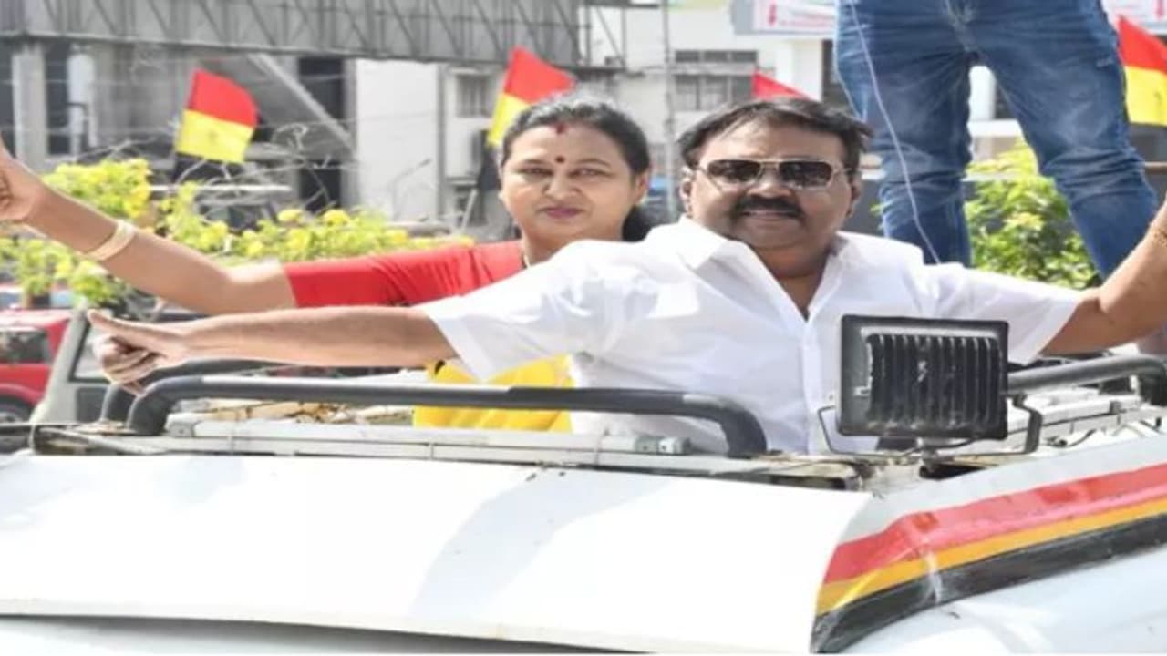 கணவர் தொகுதியில் களமிறங்கும் பிரேமலதா விஜயகாந்த்... பிறந்தநாளில் வேட்புமனு தாக்கல் செய்து அசத்தல்...!