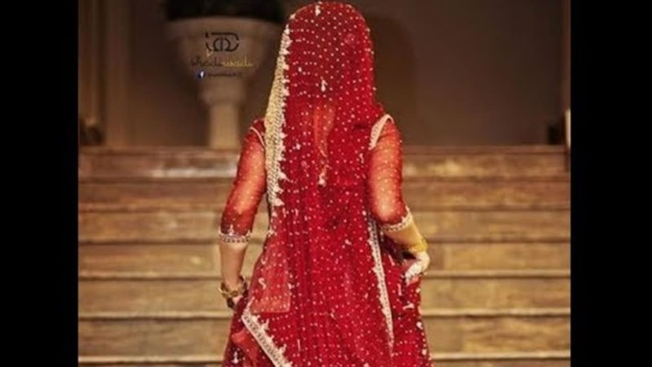 షాకింగ్ : మొదటిరాత్రి భర్తను చితగ్గొట్టిన భార్య, నగలు డబ్బుతో పరార్... !!