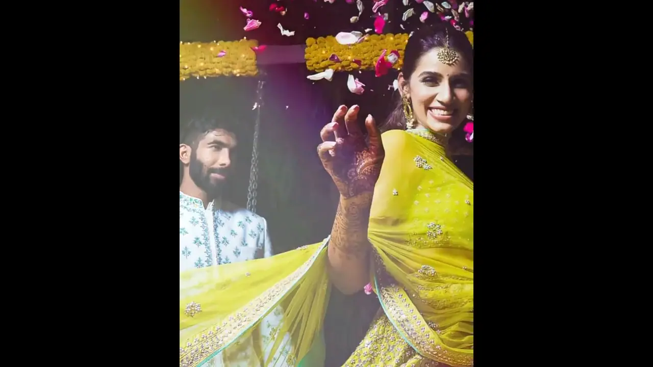 Jasprit Bumrah's wife Sanjana Ganesan's 2019 CWC logo mehendi is winning hearts Jasprit Bumrah's wife Sanjana Ganesan's 2019 CWC logo mehendi is winning hearts