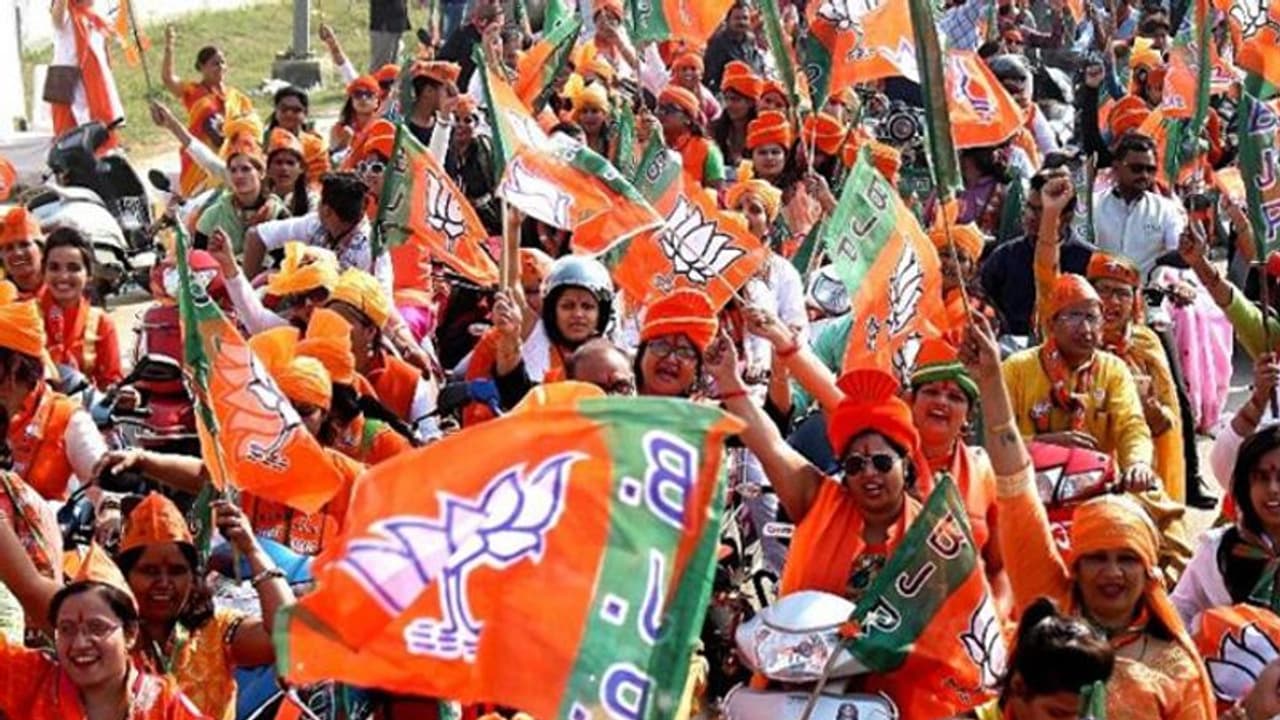 <p>Among the candidates announced by the BJP today, such veterans as Mukul Roy, Rahul Sinha, Shamik Bhattacharya and Kalyan Choubey are included.<br />
</p>
<p>Among the candidates announced by the BJP today, such veterans as Mukul Roy, Rahul Sinha, Shamik Bhattacharya and Kalyan Choubey are included.<br />
</p>