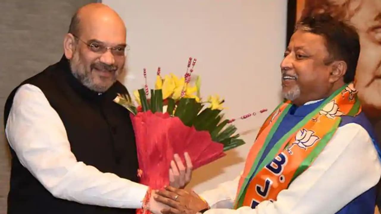 মুকুল রায়ের ফাঁস হওয়া অডিও ক্লিপকাণ্ডে প্রশ্ন অমিত শাহর, 'কে ট্যাপ করেছিল ফোন' মুকুল রায়ের ফাঁস হওয়া অডিও ক্লিপকাণ্ডে প্রশ্ন অমিত শাহর, 'কে ট্যাপ করেছিল ফোন'