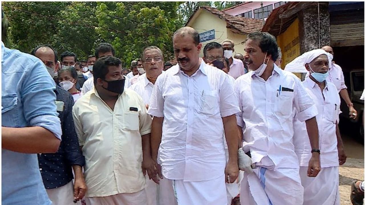 ഇരിക്കൂറിലെ പ്രതിസന്ധി; പിണക്കം മറന്ന് പ്രചാരണത്തിനിറങ്ങാന്‍ ആഹ്വാനവുമായി നേതാക്കള്‍