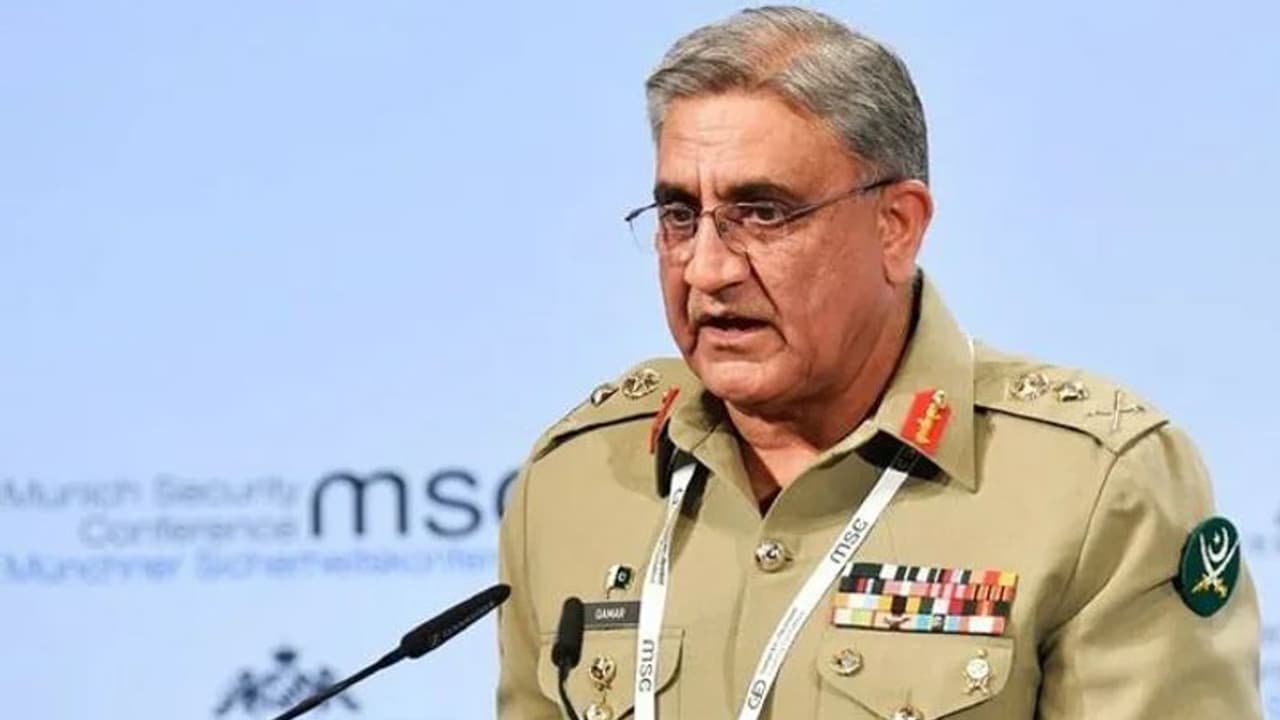 Pak आर्मी चीफ बाजवा का शांति पाठ, बोले यह वक्त भारत पाकिस्तान के लिए अतीत भूलकर आगे बढ़ने का Pak आर्मी चीफ बाजवा का शांति पाठ, बोले यह वक्त भारत पाकिस्तान के लिए अतीत भूलकर आगे बढ़ने का