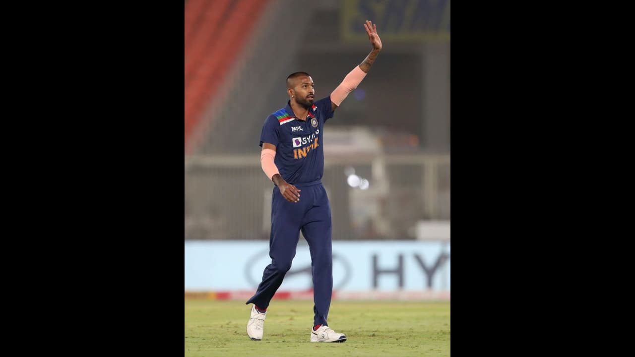 பவுலிங் போடலைனா பாண்டியா டீம்ல தேவையே இல்ல..! அடுத்த ஆல்ரவுண்டரை தேடும் இந்திய அணி