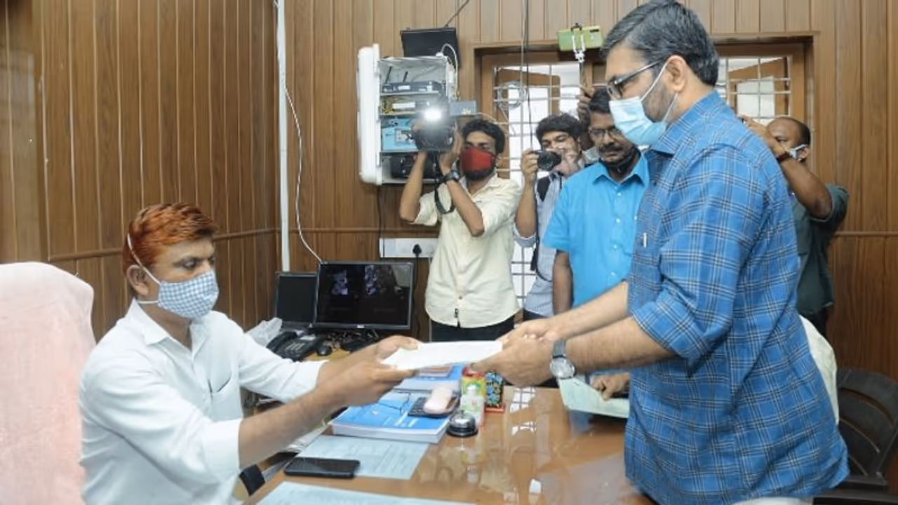 அங்கீகரிக்கப்பட்ட கட்சியின் வேட்பாளர்களுக்கே முன்னுரிமையா..? சுயேட்சைகள் செல்லாக்காசா..? அங்கீகரிக்கப்பட்ட கட்சியின் வேட்பாளர்களுக்கே முன்னுரிமையா..? சுயேட்சைகள் செல்லாக்காசா..?