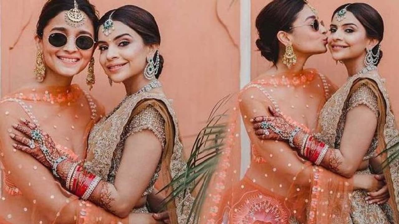 സുഹൃത്തിന്റെ വിവാഹത്തിന് തിളങ്ങി ആലിയ; ലെഹങ്കയുടെ വില എത്രയാണെന്ന് അറിയാമോ? സുഹൃത്തിന്റെ വിവാഹത്തിന് തിളങ്ങി ആലിയ; ലെഹങ്കയുടെ വില എത്രയാണെന്ന് അറിയാമോ?