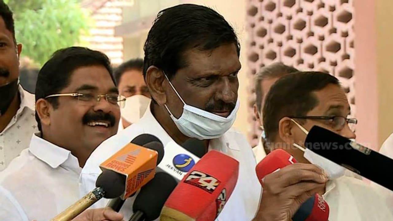 ജോസഫിന് "ട്രാക്ടർ ഓടിക്കുന്ന കര്ഷകൻ' ; കേരളാ കോൺഗ്രസിന്റെ ചിഹ്ന പ്രതിസന്ധി തീര്ന്നേക്കും ജോസഫിന് "ട്രാക്ടർ ഓടിക്കുന്ന കര്ഷകൻ' ; കേരളാ കോൺഗ്രസിന്റെ ചിഹ്ന പ്രതിസന്ധി തീര്ന്നേക്കും