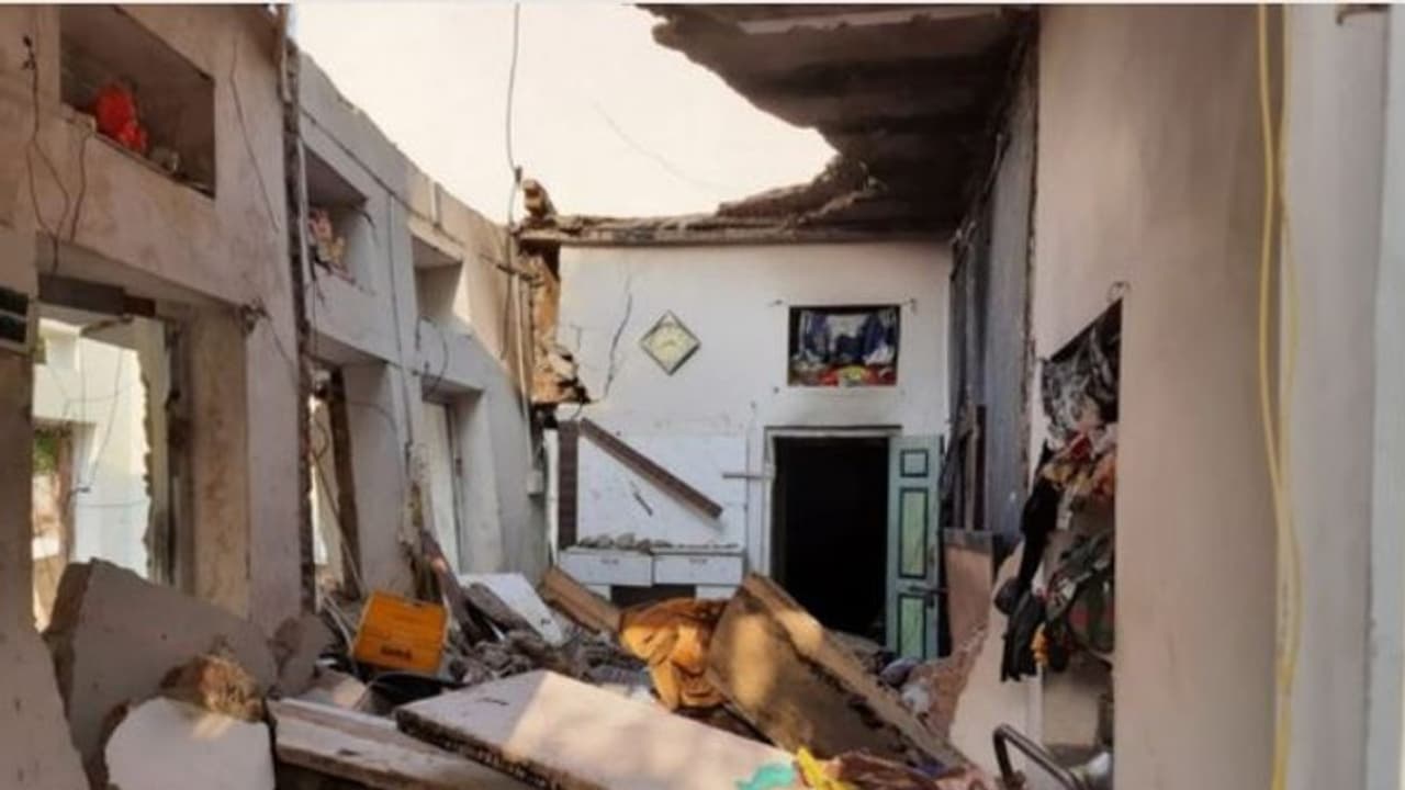 चित्तौड़गढ़ में गैस सिलेंडर फटने से धमाका, मकान की छत ढही, सो रहे एक परिवार के 3 लोगों की मौत, 4 गंभीर