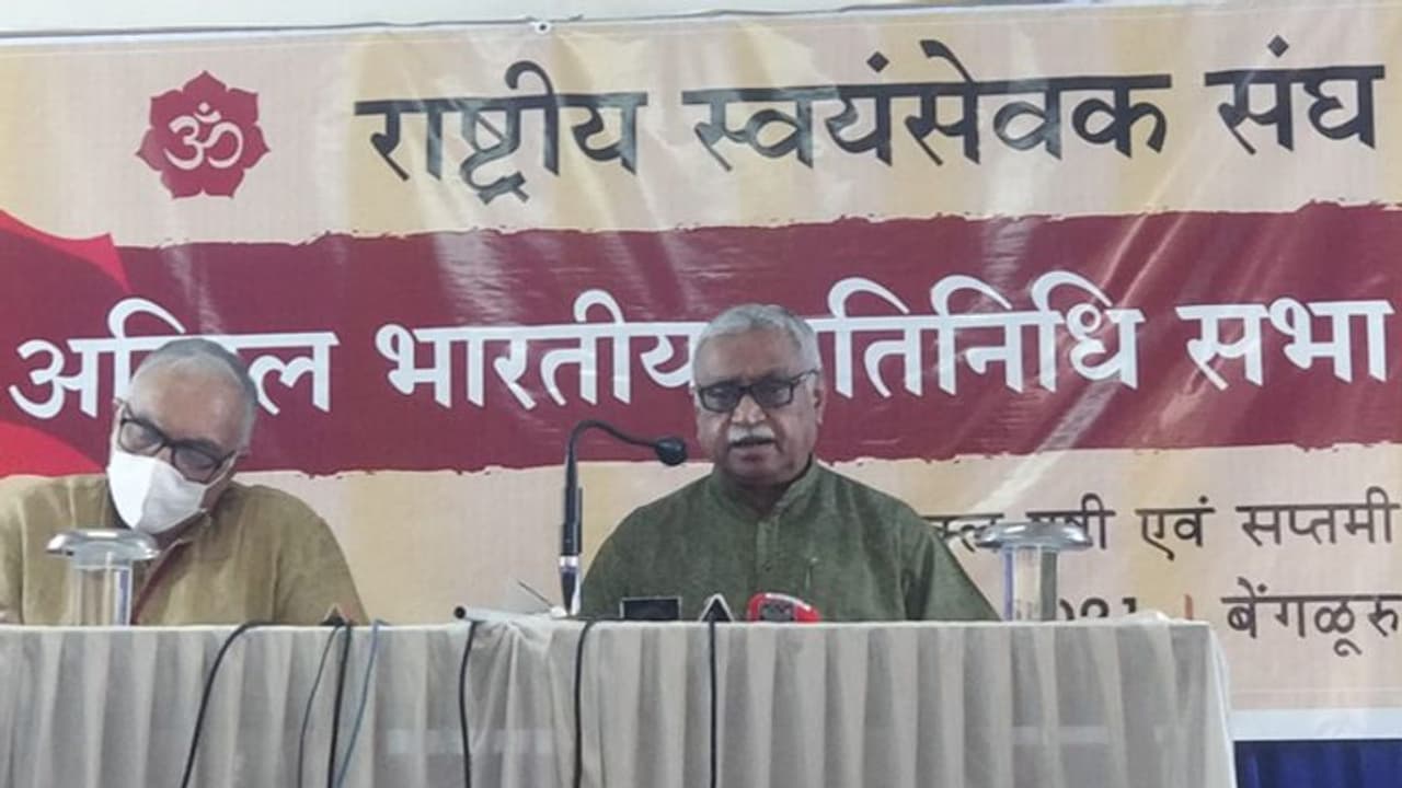 कोरोना और राम मंदिर अभियान के दौरान सेवा भारतीय समाज की सांस्कृतिक एकता को बताता है: मनमोहन वैद्य कोरोना और राम मंदिर अभियान के दौरान सेवा भारतीय समाज की सांस्कृतिक एकता को बताता है: मनमोहन वैद्य