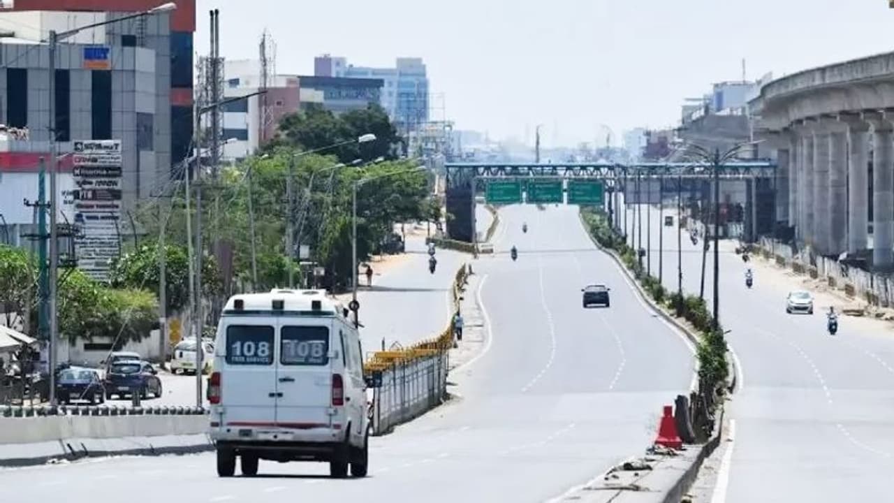 गुजरात की सीमाएं सील, अहमदाबाद में शनिवार व रविवार को बंद रहेंगे मॉल और सिनेमा हॉल, पंजाब में भी सख्ती गुजरात की सीमाएं सील, अहमदाबाद में शनिवार व रविवार को बंद रहेंगे मॉल और सिनेमा हॉल, पंजाब में भी सख्ती