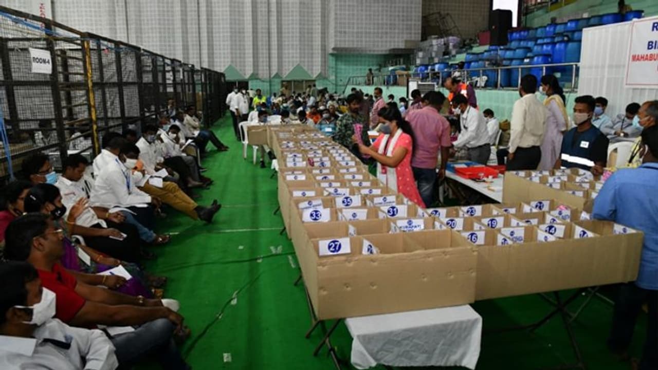 #BREAKING மே 2ல் முழு ஊரடங்கு... வேட்பாளர்கள், முகவர்களுக்கு எவ்வித கட்டுப்பாடும் இல்லை...!