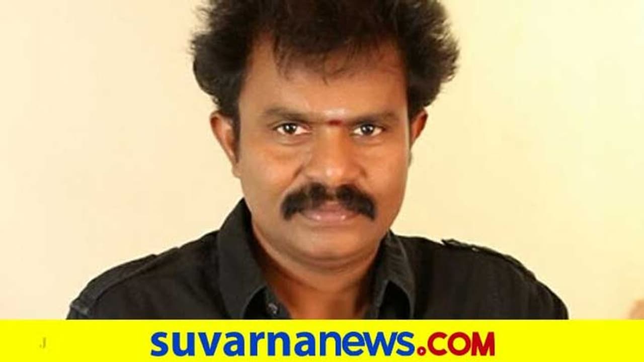 ನಿರ್ದೇಶಕ ಹರಿ ಆರೋಗ್ಯದಲ್ಲಿ ಏರುಪೇರು; ತೀವ್ರ ಜ್ವರದಿಂದ ಆಸ್ಪತ್ರೆಗೆ ದಾಖಲು ನಿರ್ದೇಶಕ ಹರಿ ಆರೋಗ್ಯದಲ್ಲಿ ಏರುಪೇರು; ತೀವ್ರ ಜ್ವರದಿಂದ ಆಸ್ಪತ್ರೆಗೆ ದಾಖಲು