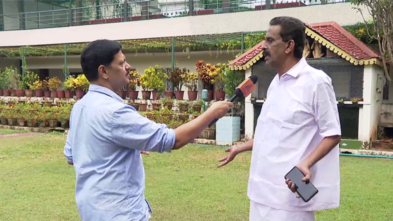 തർക്കം തീരാതെ എലത്തൂർ; പിൻമാറില്ലെന്ന് ആവർത്തിച്ച് സുൾഫിക്കർ മയൂരി തർക്കം തീരാതെ എലത്തൂർ; പിൻമാറില്ലെന്ന് ആവർത്തിച്ച് സുൾഫിക്കർ മയൂരി