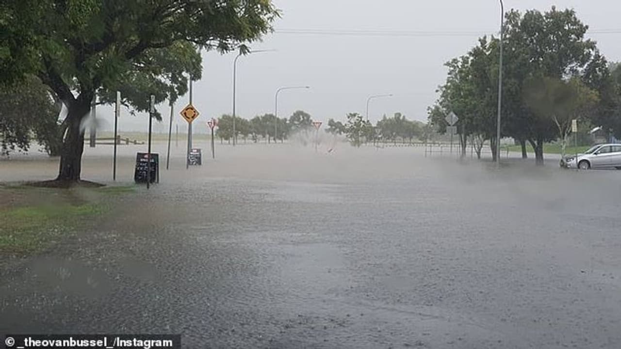 ರಾಜ್ಯದ ವಿವಿಧೆಡೆ ದಿಢೀರ್ ಮಳೆ ರಾಜ್ಯದ ವಿವಿಧೆಡೆ ದಿಢೀರ್ ಮಳೆ