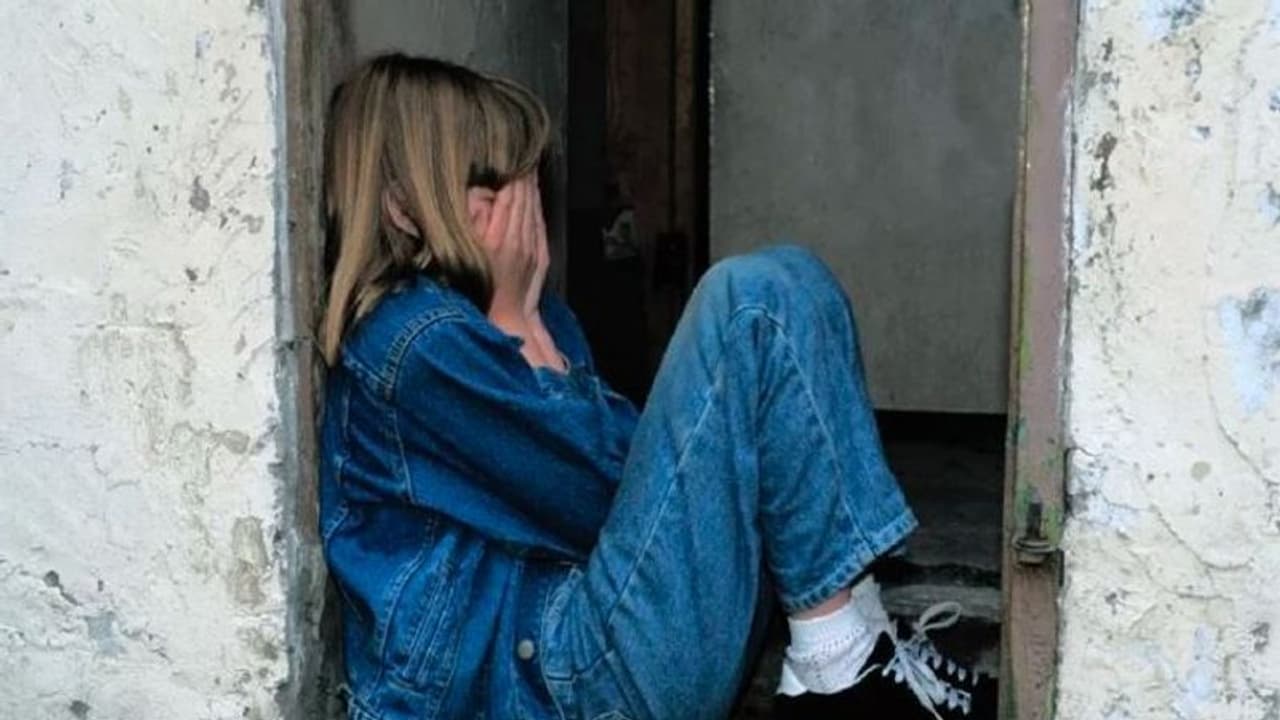 జీన్స్ వేసుకుంటోందని.. మనవరాలిని చంపిన తాత..! జీన్స్ వేసుకుంటోందని.. మనవరాలిని చంపిన తాత..!