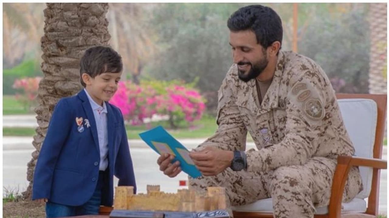 ഗ്രഹങ്ങളെയും നക്ഷത്രങ്ങളെയും 'സ്വപ്നം കണ്ട്' നാലുവയസ്സുകാരന്; പിന്തുണയേകി ബഹ്റൈന് രാജാവ് ഗ്രഹങ്ങളെയും നക്ഷത്രങ്ങളെയും 'സ്വപ്നം കണ്ട്' നാലുവയസ്സുകാരന്; പിന്തുണയേകി ബഹ്റൈന് രാജാവ്