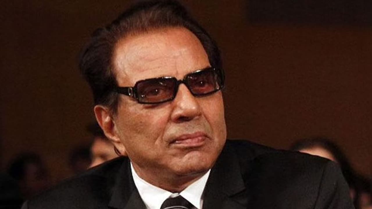 ट्वीट करते करते जोश आ गया और मैं निकल गया...आखिर 85 साल के धर्मेन्द्र को जोश क्यूं आ गया और वो कहां निकल पड़े ट्वीट करते करते जोश आ गया और मैं निकल गया...आखिर 85 साल के धर्मेन्द्र को जोश क्यूं आ गया और वो कहां निकल पड़े