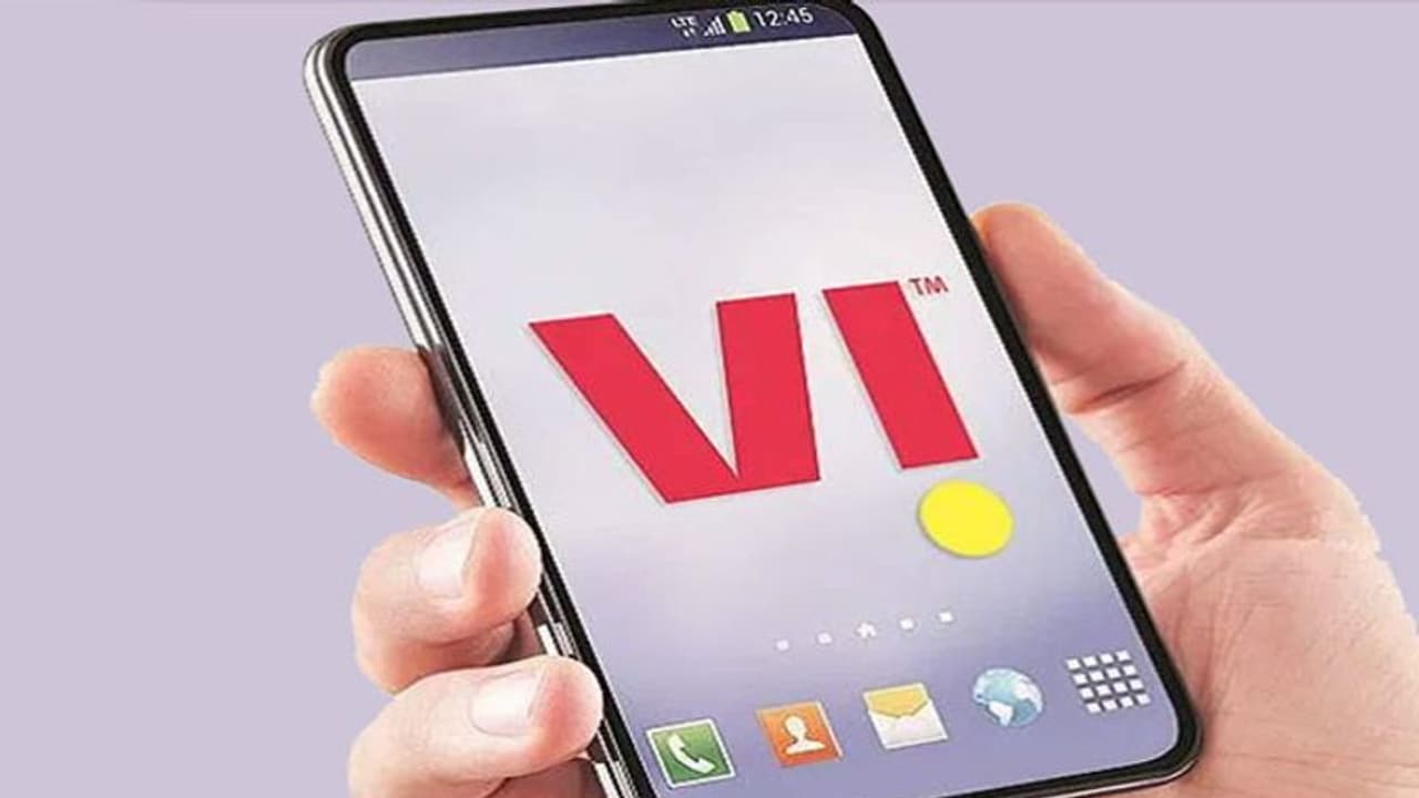 Kumar Mangalam Birla tells govt he's willing to give up his stake in Vodafone Idea Kumar Mangalam Birla tells govt he's willing to give up his stake in Vodafone Idea