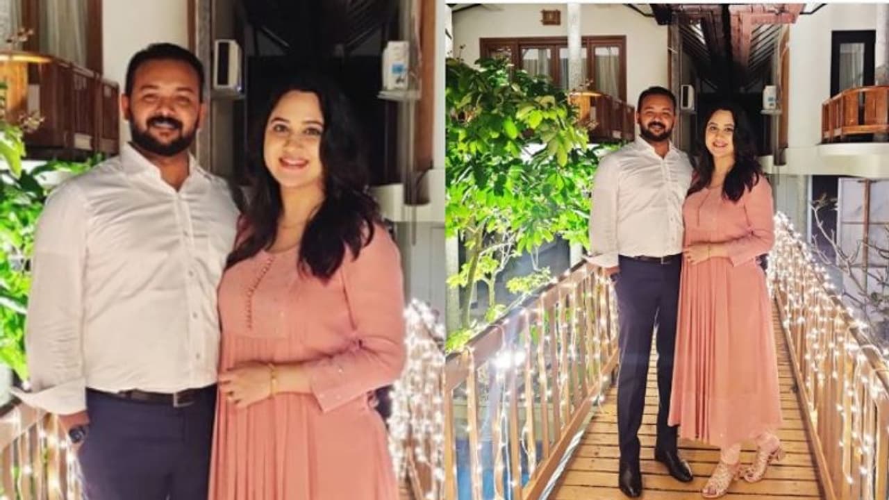 'കഴിഞ്ഞ വര്ഷം ഇതേ ദിവസമായിരുന്നു ഞങ്ങള് ആദ്യമായി കണ്ടുമുട്ടിയത്'; അശ്വിനെ ചേർത്തുനിർത്തി മിയ 'കഴിഞ്ഞ വര്ഷം ഇതേ ദിവസമായിരുന്നു ഞങ്ങള് ആദ്യമായി കണ്ടുമുട്ടിയത്'; അശ്വിനെ ചേർത്തുനിർത്തി മിയ