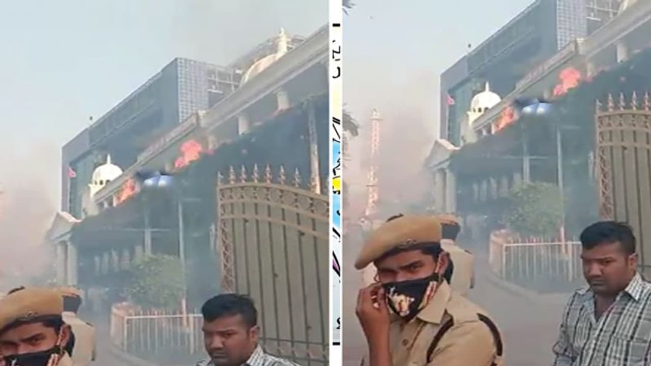 వాణీదేవి విజయం.. టీఆర్ఎస్ సంబరాల్లో అపశృతి, తెలంగాణ భవన్ లో మంటలు వాణీదేవి విజయం.. టీఆర్ఎస్ సంబరాల్లో అపశృతి, తెలంగాణ భవన్ లో మంటలు