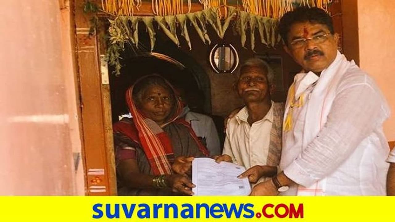 ಹುಬ್ಬಳ್ಳಿ: ಸ್ಥಳದಲ್ಲೇ ಸಮಸ್ಯೆ ಇತ್ಯರ್ಥಪಡಿಸಿದ ಅಶೋಕ್ ಹುಬ್ಬಳ್ಳಿ: ಸ್ಥಳದಲ್ಲೇ ಸಮಸ್ಯೆ ಇತ್ಯರ್ಥಪಡಿಸಿದ ಅಶೋಕ್