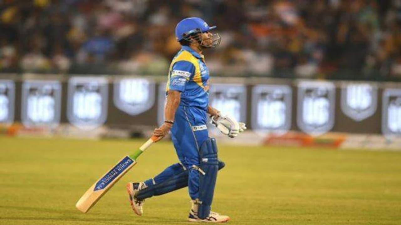 ഇനിയും കാണുമോ സച്ചിന്റെ ആ സ്ട്രൈറ്റ് ഡ്രൈവ്? റോഡ് സേഫ്റ്റി വേള്ഡ് സീരീസില് ഇന്ത്യ ലെജന്റ്സ് ഇന്നിറങ്ങും ഇനിയും കാണുമോ സച്ചിന്റെ ആ സ്ട്രൈറ്റ് ഡ്രൈവ്? റോഡ് സേഫ്റ്റി വേള്ഡ് സീരീസില് ഇന്ത്യ ലെജന്റ്സ് ഇന്നിറങ്ങും