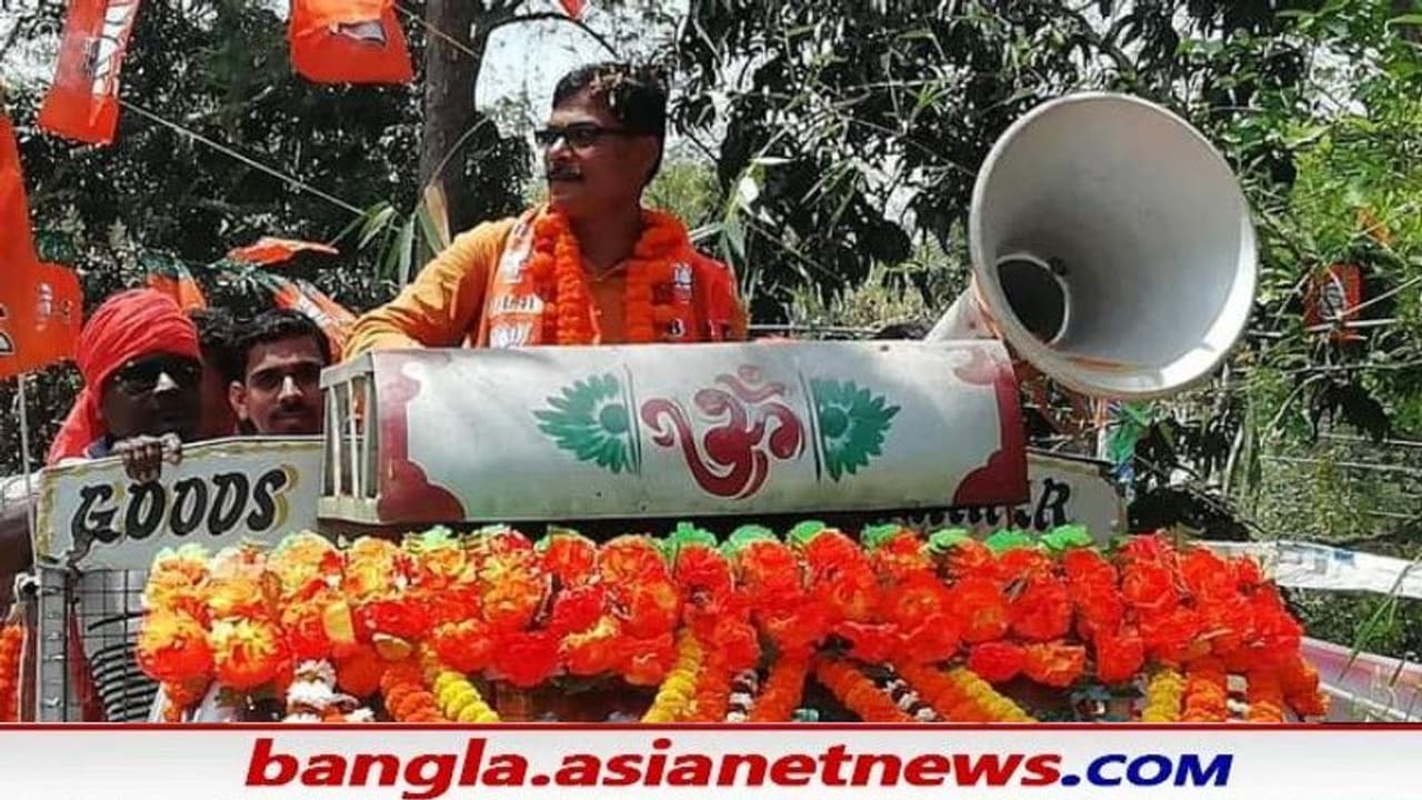 মুখোমুখি তৃণমূল বিজেপি রণক্ষেত্র ভগবানপুর, গেরুয়া কর্মীদের উপর লাঠিচার্জ কেন্দ্রীয় বাহিনীর মুখোমুখি তৃণমূল বিজেপি রণক্ষেত্র ভগবানপুর, গেরুয়া কর্মীদের উপর লাঠিচার্জ কেন্দ্রীয় বাহিনীর