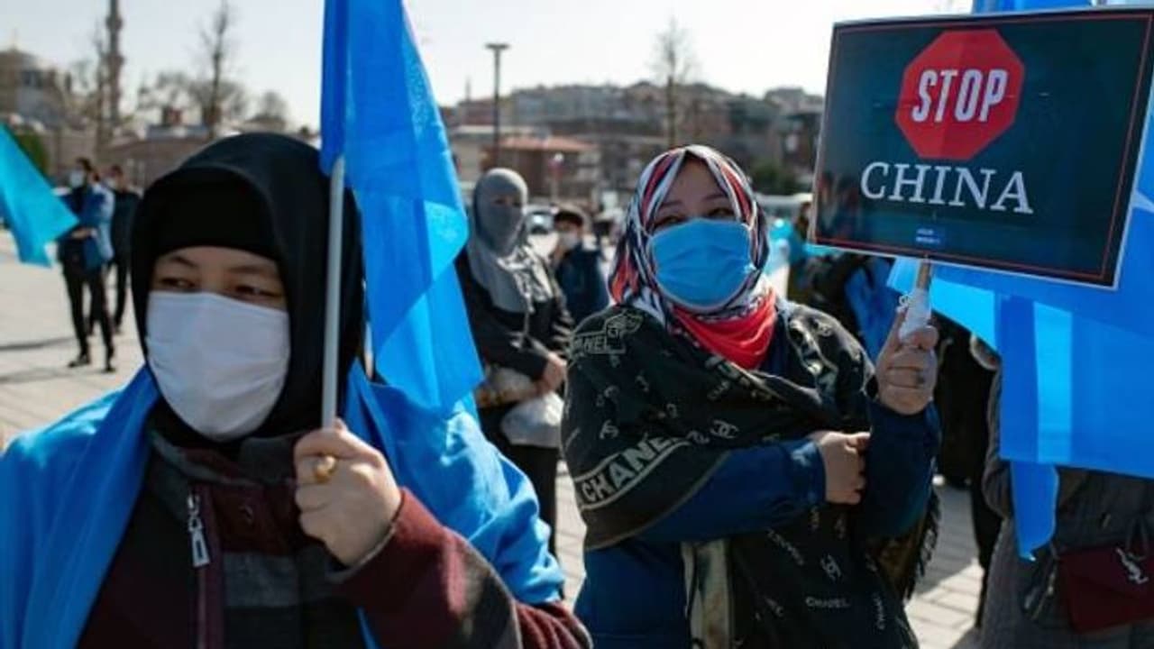 ചൈനയിൽ ഉയ്ഗറുകളെ പീഡിപ്പിക്കുന്നു, ഉദ്യോഗസ്ഥർക്ക് വിലക്കേർപ്പെടുത്തി പാശ്ചാത്യരാജ്യങ്ങൾ ചൈനയിൽ ഉയ്ഗറുകളെ പീഡിപ്പിക്കുന്നു, ഉദ്യോഗസ്ഥർക്ക് വിലക്കേർപ്പെടുത്തി പാശ്ചാത്യരാജ്യങ്ങൾ