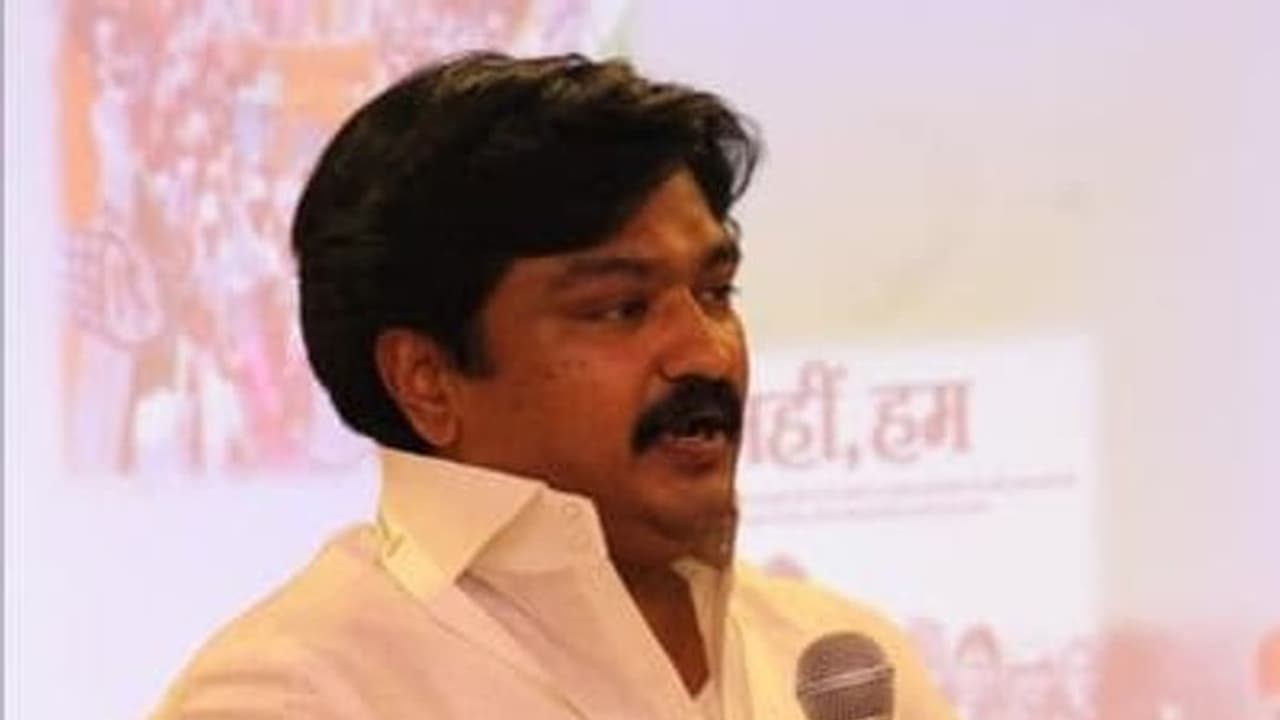 காங்கிரஸ் வேட்பாளர் மீது கொலை வெறி தாக்குதல்..? அதிமுக வேட்பாளர் மீது தேர்தல் ஆணையத்தில் புகார். காங்கிரஸ் வேட்பாளர் மீது கொலை வெறி தாக்குதல்..? அதிமுக வேட்பாளர் மீது தேர்தல் ஆணையத்தில் புகார்.