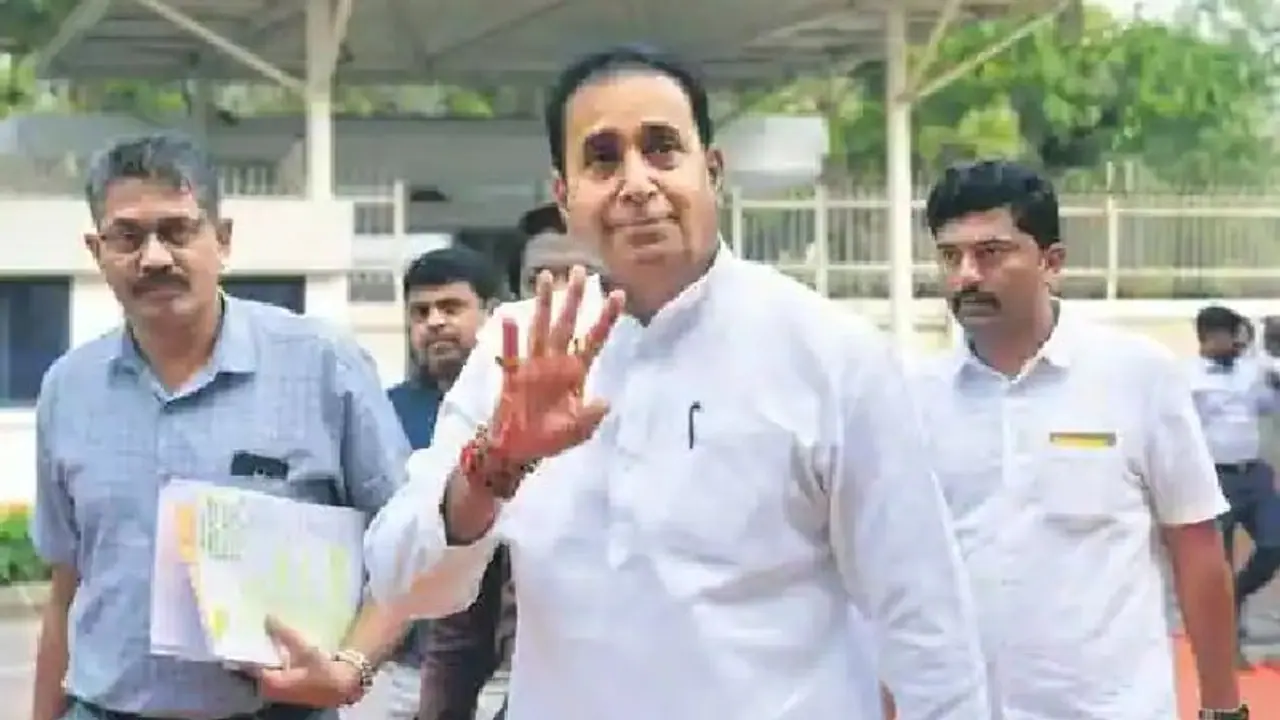 CBI raids 12 locations in Maharashtra linked to extortion case against Anil Deshmukh CBI raids 12 locations in Maharashtra linked to extortion case against Anil Deshmukh