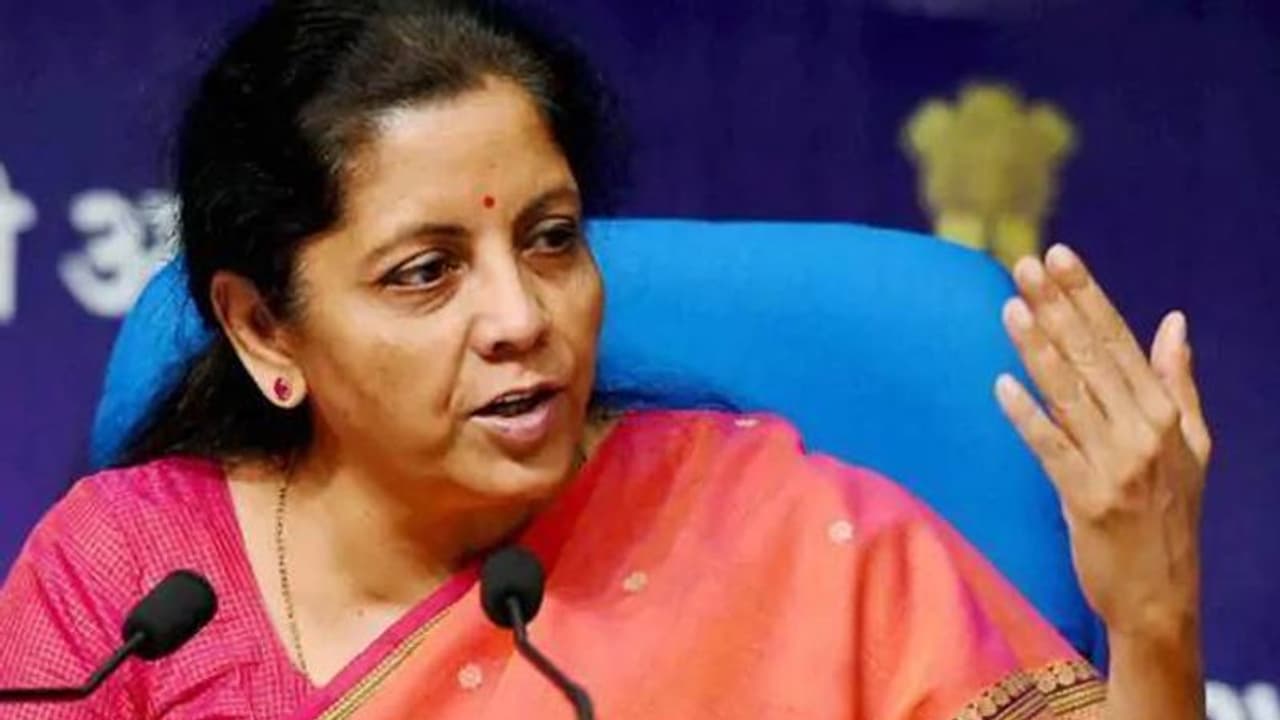 கொரோனா காலத்தில் அடித்தட்டு மக்களுக்கு உதவிய மோடி அரசின் திட்டங்கள்… நிர்மலா சீதாராமன் பெருமிதம்!! 