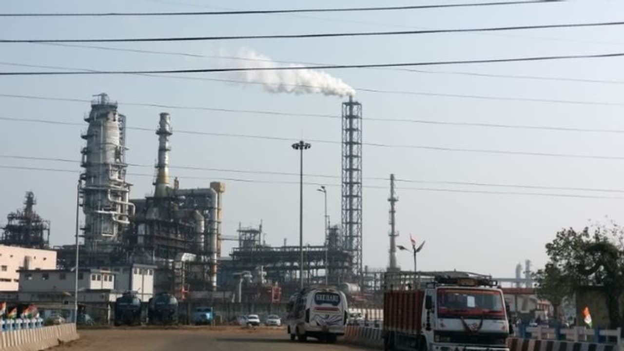 ভোটের হলদিয়ায় অন্য বার্তা, সম্পূর্ণ পরিবর্তন চায় হলদিয়ার নতুন প্রজন্ম ভোটের হলদিয়ায় অন্য বার্তা, সম্পূর্ণ পরিবর্তন চায় হলদিয়ার নতুন প্রজন্ম