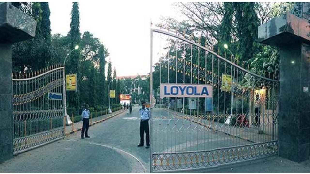 சோஷியல் மீடியாவில் கப்சா... லயோலா கல்லூரி எந்தக் கருத்துக்கணிப்பையும் நடத்தல... அதிரடியாக அறிவித்த நிர்வாகம்! சோஷியல் மீடியாவில் கப்சா... லயோலா கல்லூரி எந்தக் கருத்துக்கணிப்பையும் நடத்தல... அதிரடியாக அறிவித்த நிர்வாகம்!