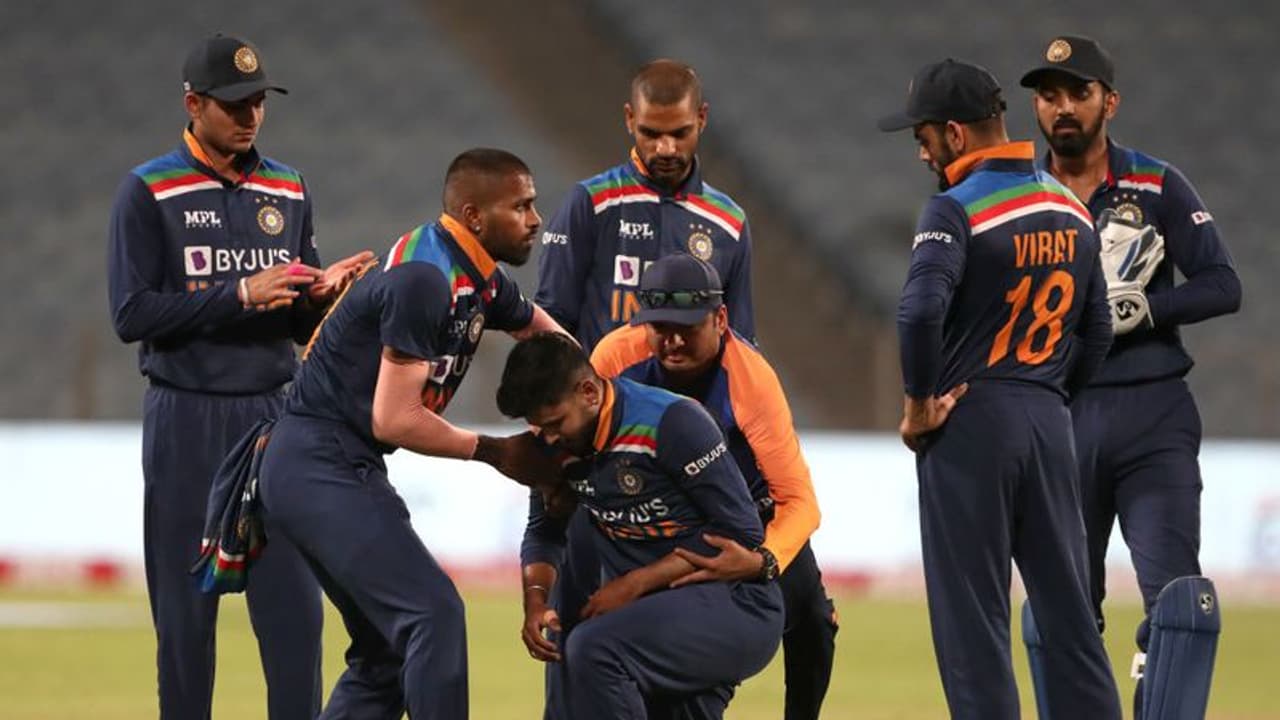 അവന് ഏകദിന ലോകകപ്പ് കളിക്കാന് അര്ഹനല്ല! രാഹുല് ദ്രാവിഡിനും രോഹിത് ശര്മയ്ക്കും ഗംഭീറിന്റെ മുന്നറിയിപ്പ് അവന് ഏകദിന ലോകകപ്പ് കളിക്കാന് അര്ഹനല്ല! രാഹുല് ദ്രാവിഡിനും രോഹിത് ശര്മയ്ക്കും ഗംഭീറിന്റെ മുന്നറിയിപ്പ്