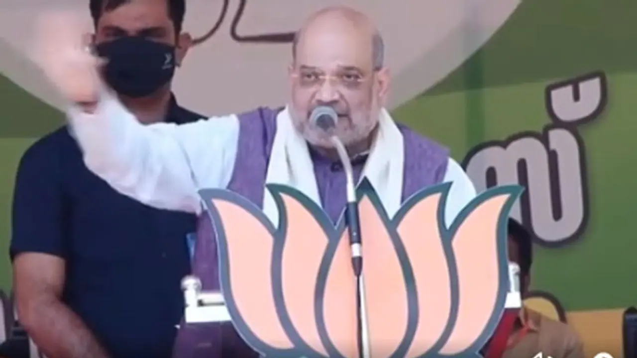 கலாச்சாரத்தை சீரழித்த கம்யூனிஸ்ட் அரசு; ஊழலின் குகையாக திகழும் கேரளா! பினராயி விஜயனை பின்னி பெடலெடுத்த அமித்ஷா