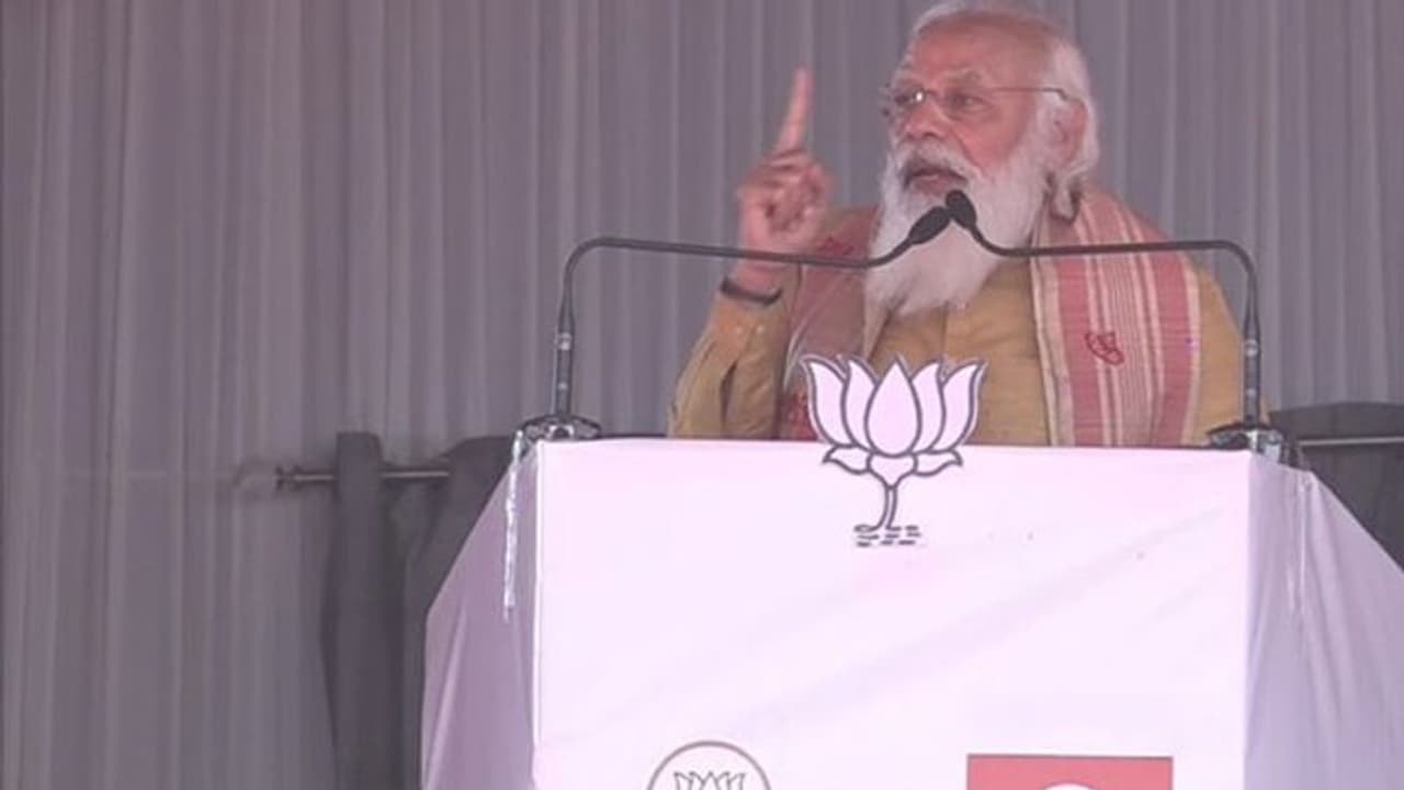 Not 'Mahajot', it's 'Mahajhooth': PM Modi slams Congress in Assam
