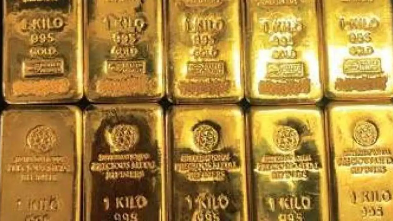 കടത്തിയത് രണ്ടു കിലോയോളം സ്വർണ്ണം, രണ്ടു യാത്രക്കാർ കരിപ്പൂരിൽ കസ്റ്റംസ് പിടിയിൽ