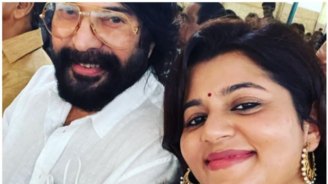 'വിലമതിക്കാനാകാത്ത സെല്ഫി', മമ്മൂട്ടിക്കൊപ്പമുള്ള ഫോട്ടോയുമായി സുപ്രിയ മേനോൻ 'വിലമതിക്കാനാകാത്ത സെല്ഫി', മമ്മൂട്ടിക്കൊപ്പമുള്ള ഫോട്ടോയുമായി സുപ്രിയ മേനോൻ