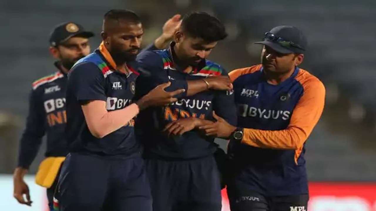 IPL 2021 ಟೂರ್ನಿ ಆರಂಭಕ್ಕೂ ಮುನ್ನವೇ ಡೆಲ್ಲಿಗೆ ಆಘಾತ; ನಾಯಕ ಸರಣಿಯಿಂದ ಔಟ್! IPL 2021 ಟೂರ್ನಿ ಆರಂಭಕ್ಕೂ ಮುನ್ನವೇ ಡೆಲ್ಲಿಗೆ ಆಘಾತ; ನಾಯಕ ಸರಣಿಯಿಂದ ಔಟ್!