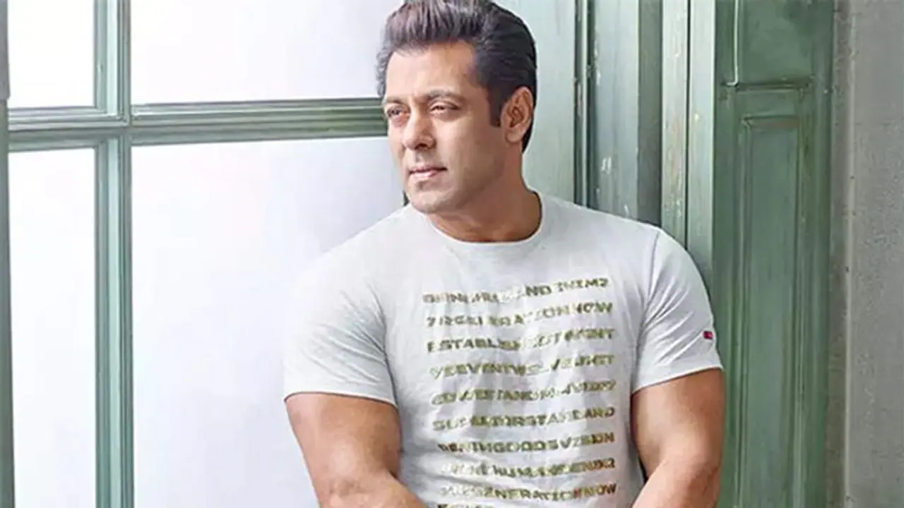 Salman khan ने लगवाई कोरोना वैक्सीन की पहली डोज, ट्वीट कर फैंस को दी जानकारी Salman khan ने लगवाई कोरोना वैक्सीन की पहली डोज, ट्वीट कर फैंस को दी जानकारी