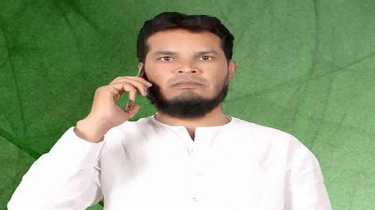 ఎంఐఎం మాజీ నేత ఫారూఖ్ ఆత్మహత్యాయత్నం.. జైలు బాత్రూంలో ఉరి.. !! ఎంఐఎం మాజీ నేత ఫారూఖ్ ఆత్మహత్యాయత్నం.. జైలు బాత్రూంలో ఉరి.. !!