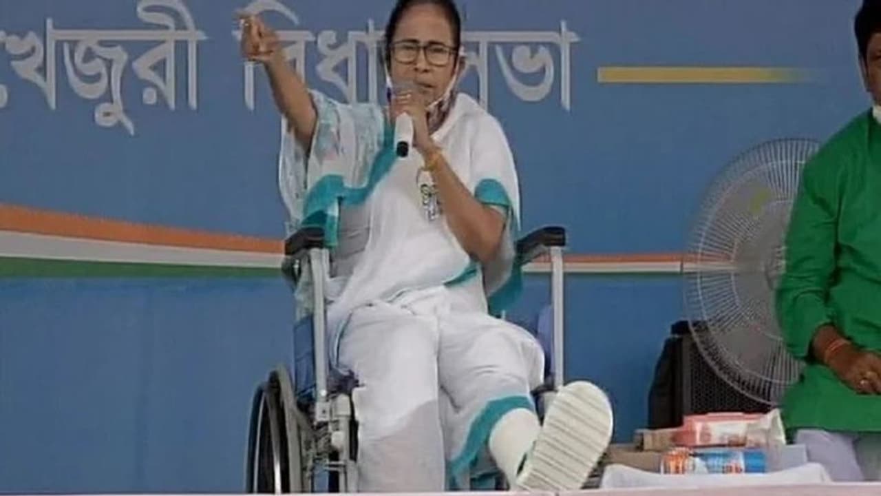 ভোটের বাংলায় একটা বড় প্রশ্ন , মমতা কেন ‘আয়ুষ্মান ভারত’ চালু করেননি রাজ্যে